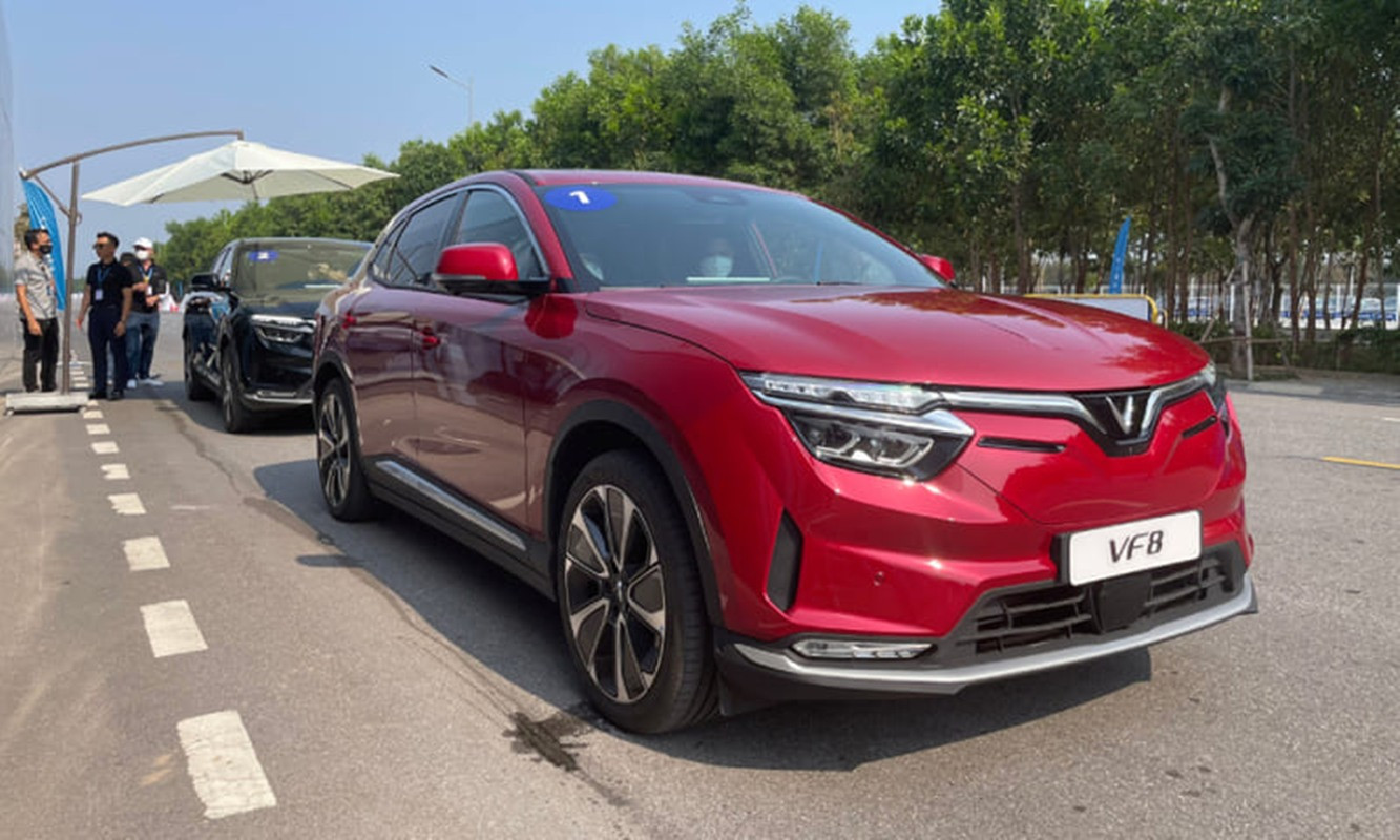 xe-o-to-vinfast-8-plus.jpg