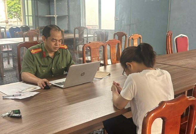 thông tin xuyên tạc