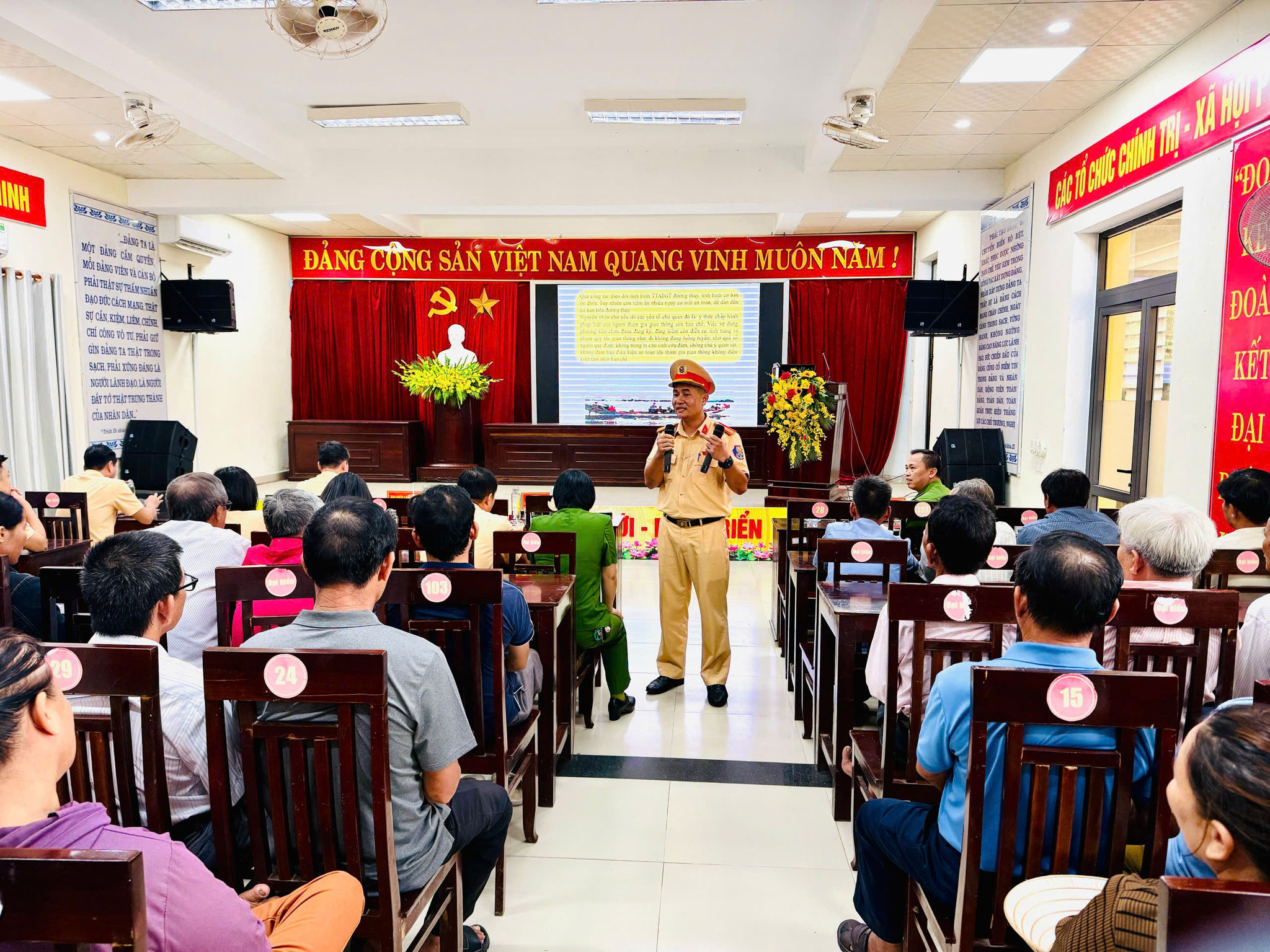 ảnh 1 tuyên truyền đường thủy