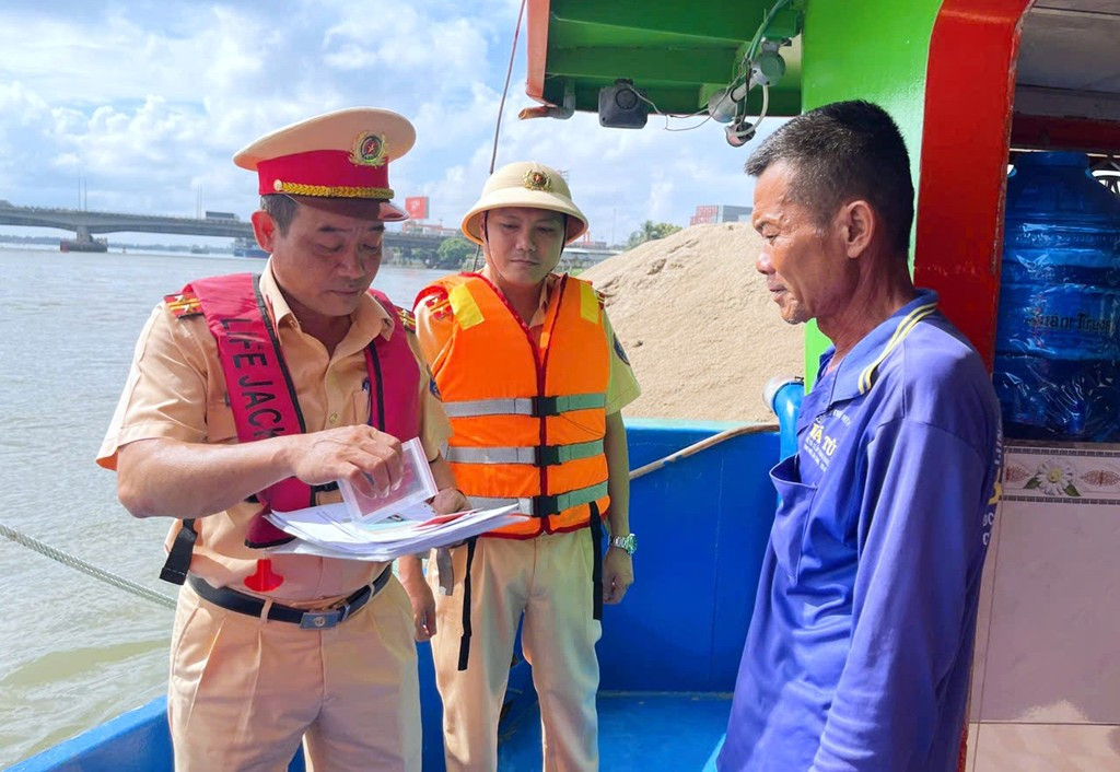 ảnh bài 16.1 sâu