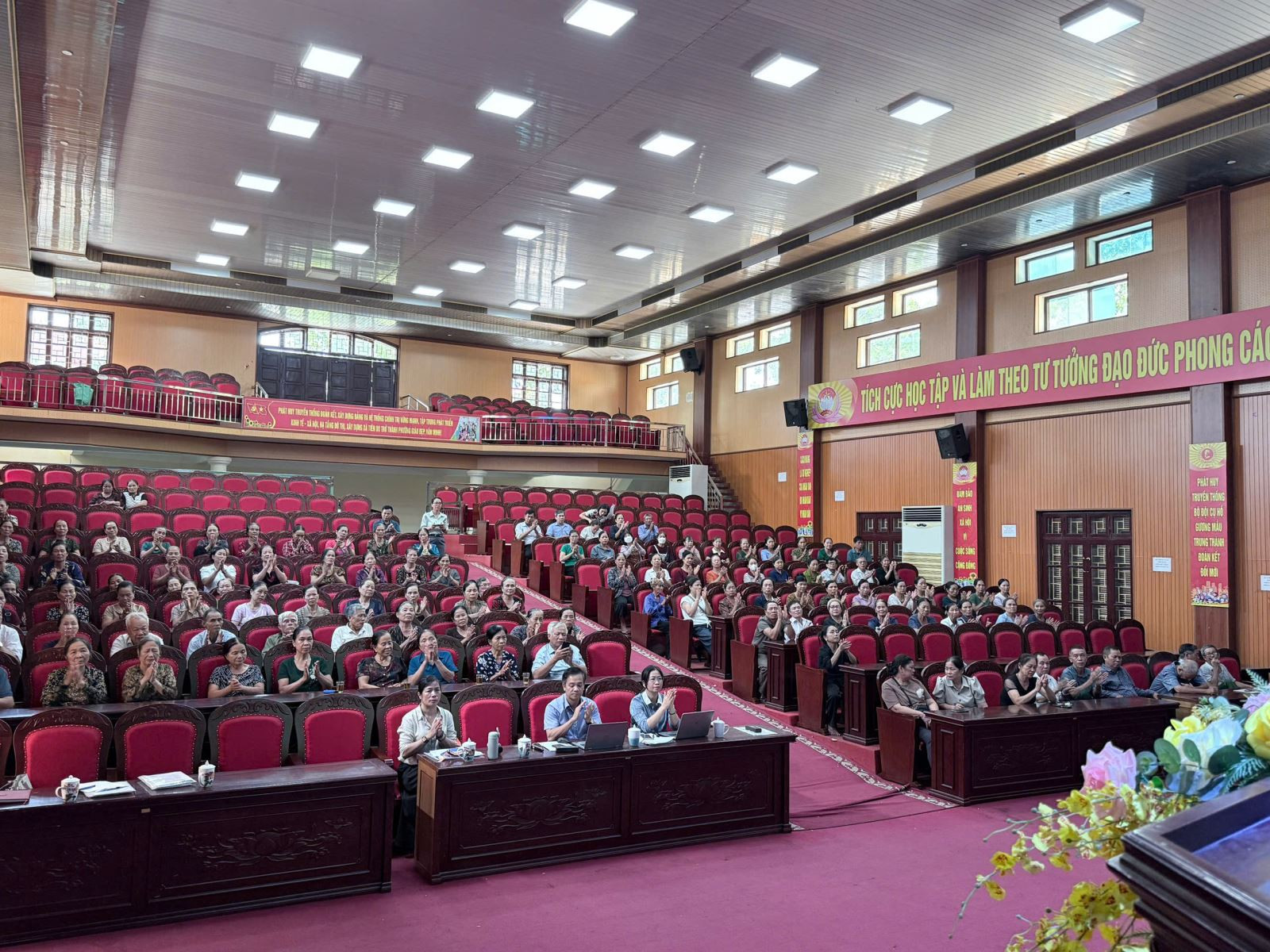 ảnh bài 19 sâu