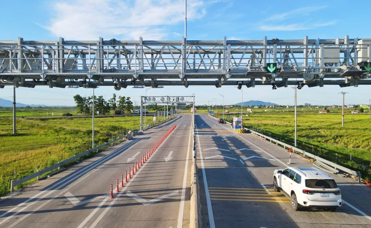 Chính thức thu phí 5 dự án thành phần cao tốc Bắc - Nam phía Đông