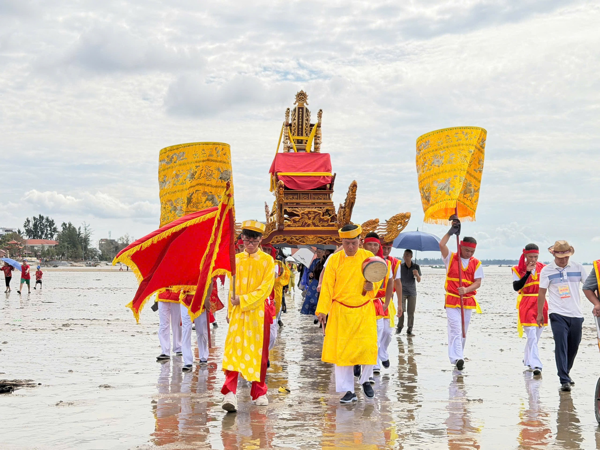 Lễ hội Đền Trà Cổ3