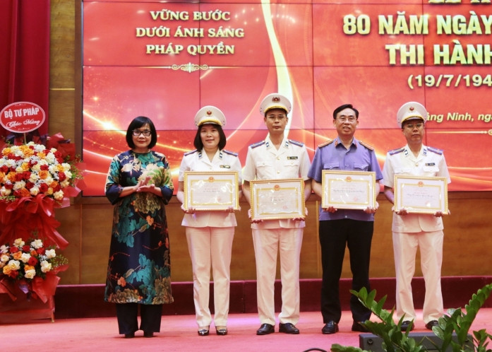Thứ trưởng