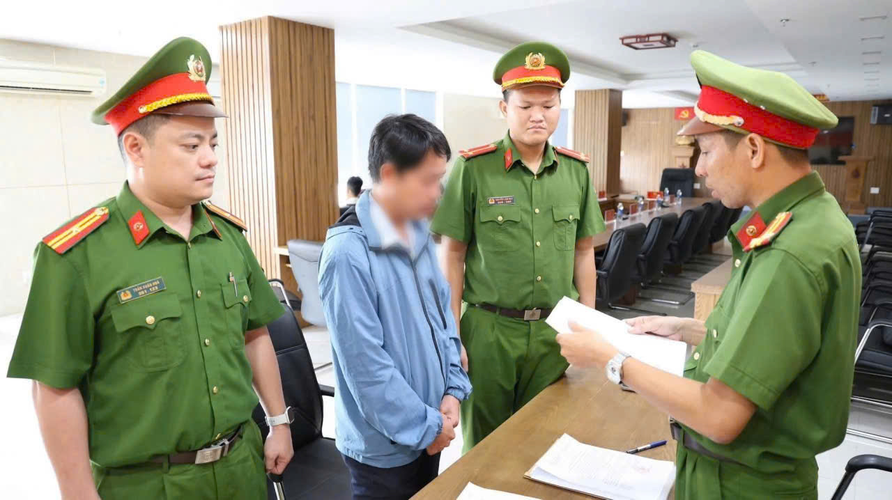Khởi tố Nguyễn Văn Chương để điều tra hành vi vi phạm quy định về đấu thầu gây hậu quả nghiêm trọng.