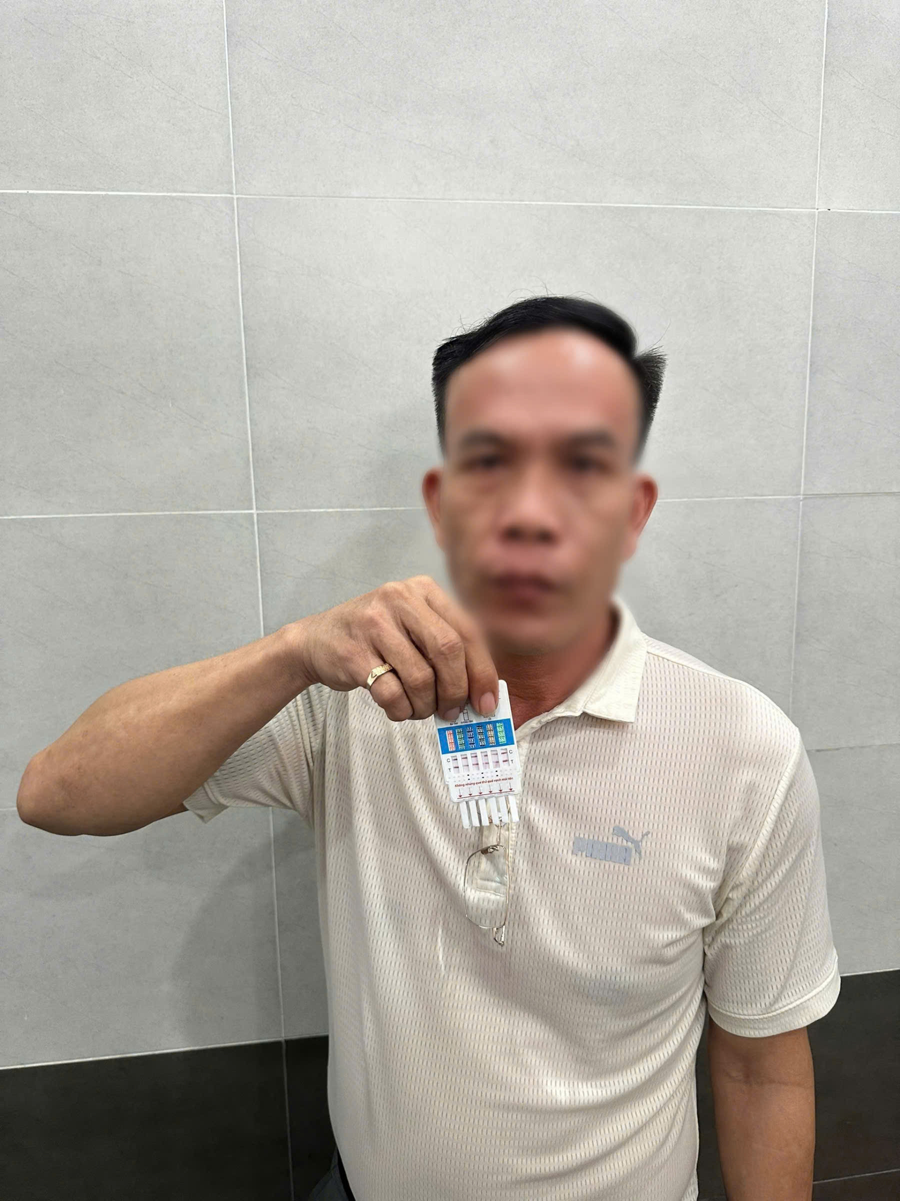 Đối tượng Nguyễn Hữu Dũng.