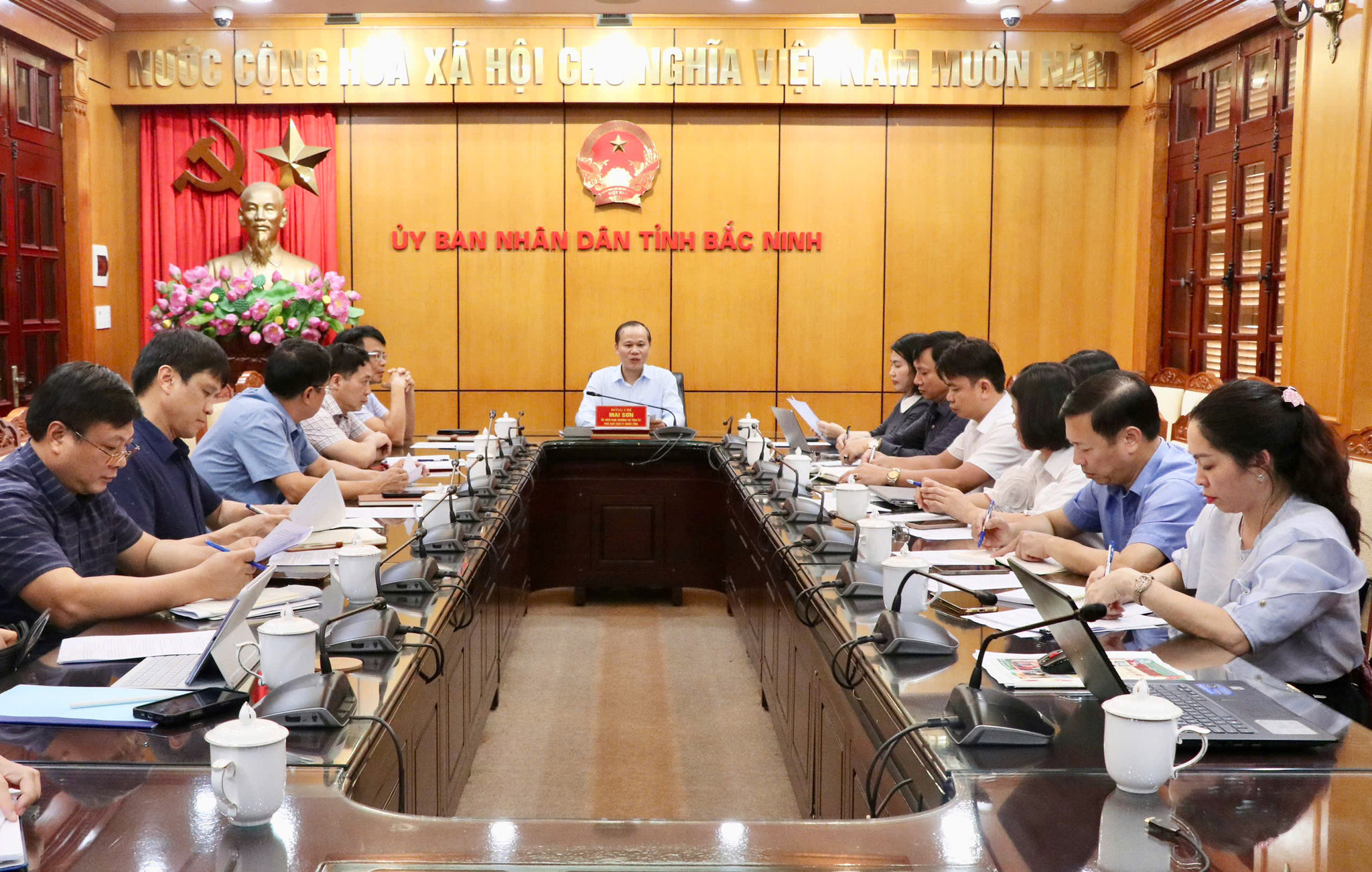 ảnh 1, toàn cảnh buổi làm việc