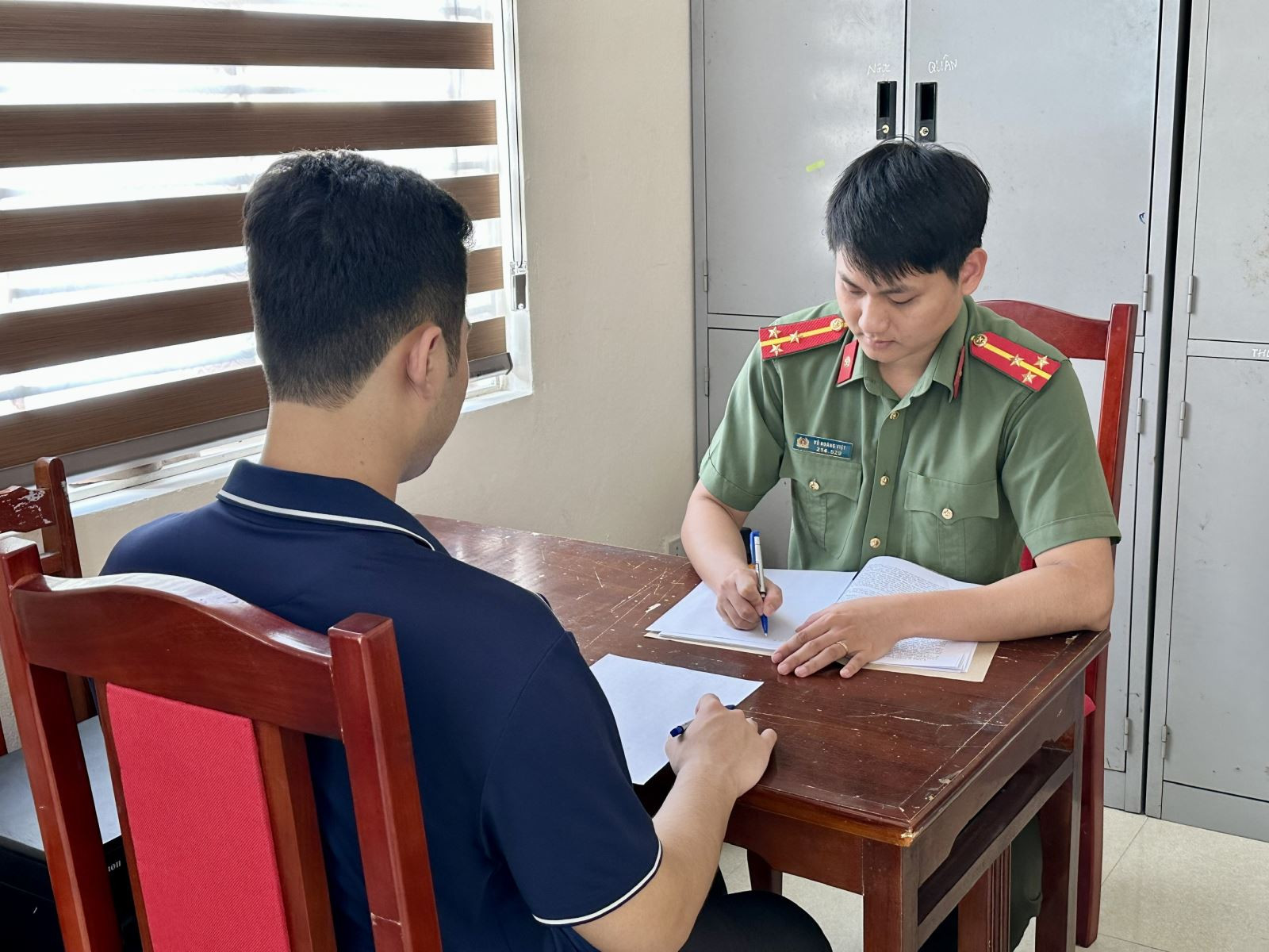 Anh lam viec voi doi tuong(1)