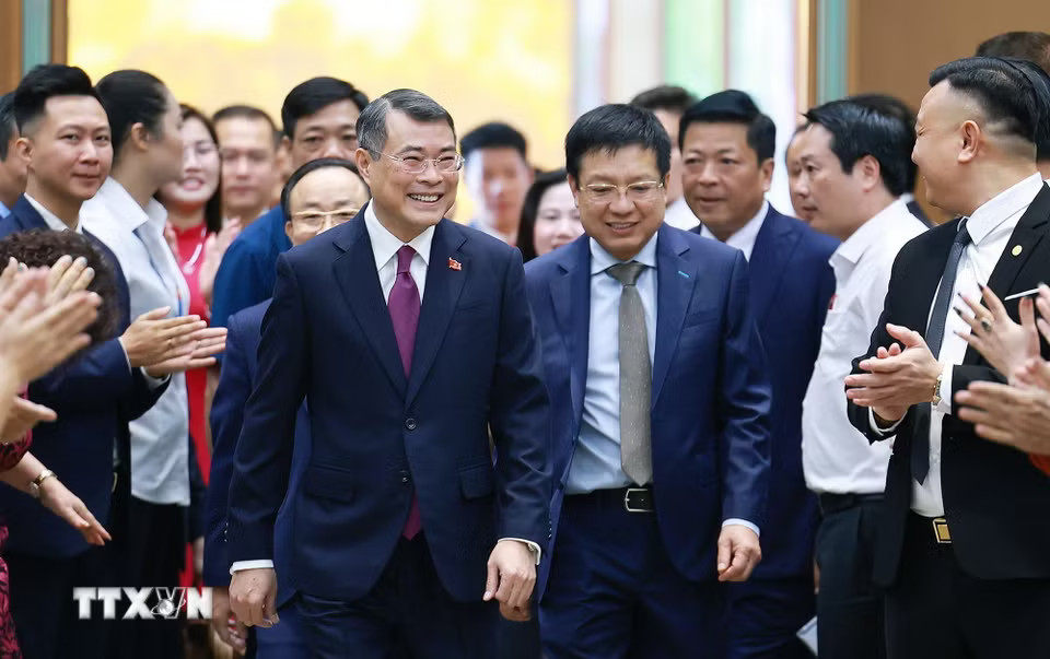 Thủ tướng Lê Minh Hưng đến dự Hội nghị Thường trực Chính phủ với cộng đồng doanh nghiệp. (Ảnh: Dương Giang/TTXVN)