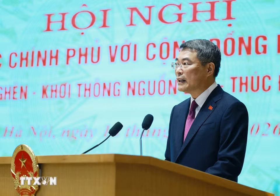 Thủ tướng Lê Minh Hưng phát biểu tại Hội nghị Thường trực Chính phủ với cộng đồng doanh nghiệp. (Ảnh: Dương Giang/TTXVN)