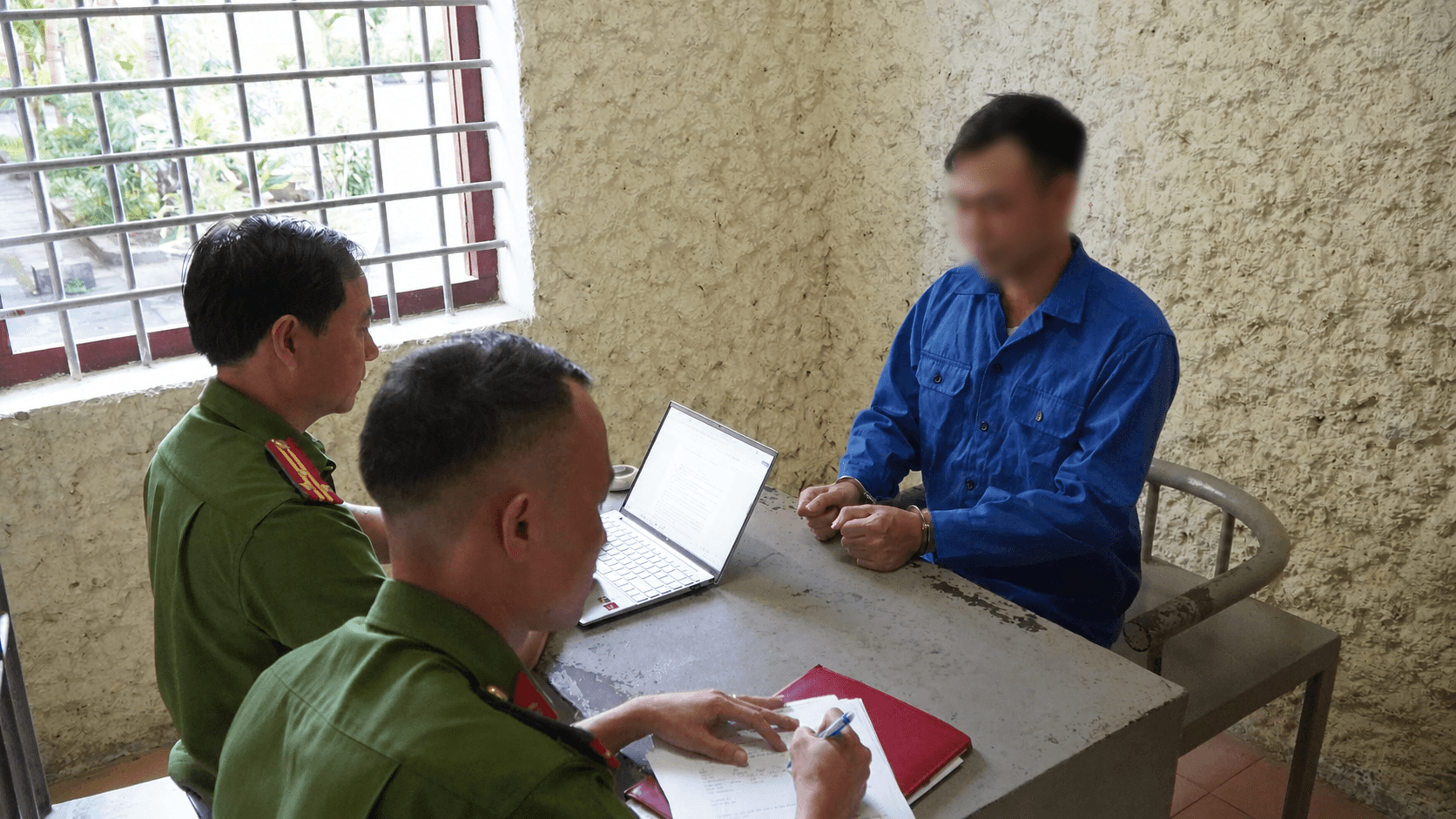 Đối tượng Nguyễn Mạnh Tuân tại công an tỉnh Điện Biên.
