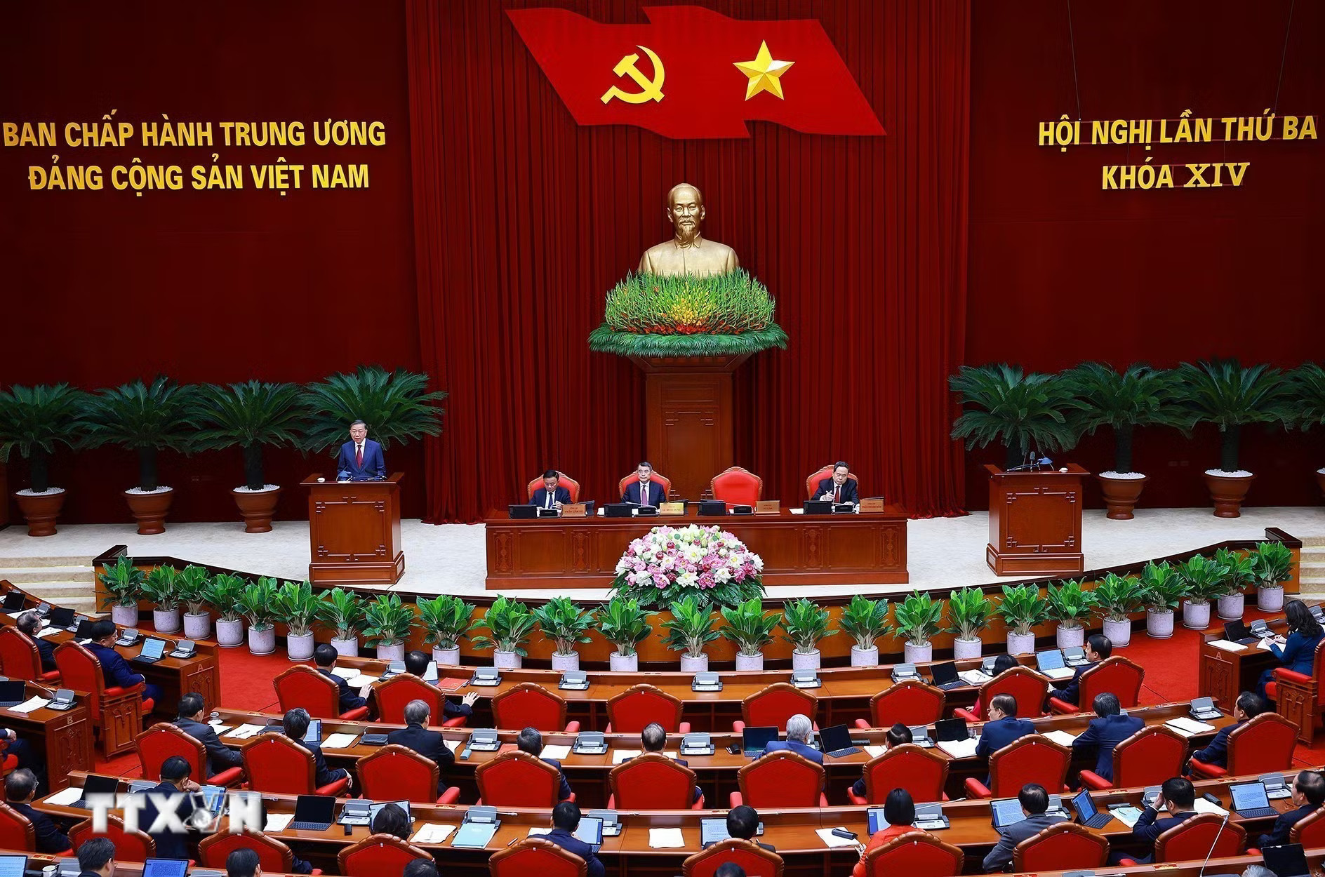 ttxvn-khai-mac-hoi-nghi-lan-thu-ba-ban-chap-hanh-trung-uong-dang-khoa-xiv-1.jpg