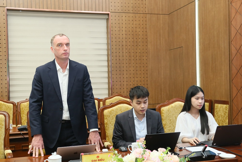 Đại diện đơn vị tư vấn báo cáo nội dung Đề án thành lập Khu Kinh tế tự do tỉnh Hưng Yên_