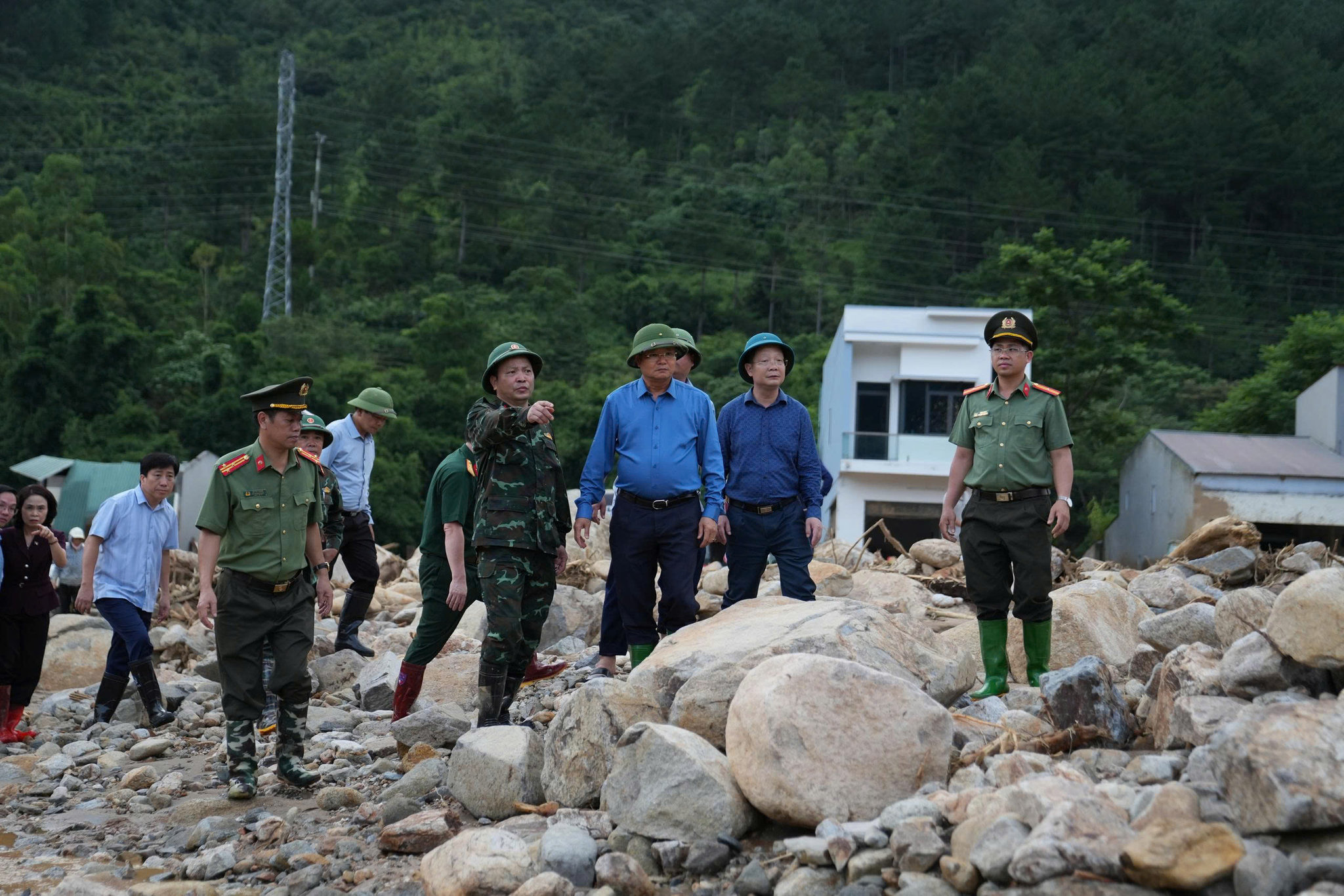 Tham hien truong