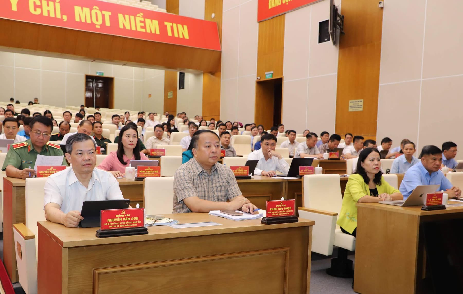 Tuyên Quang họp