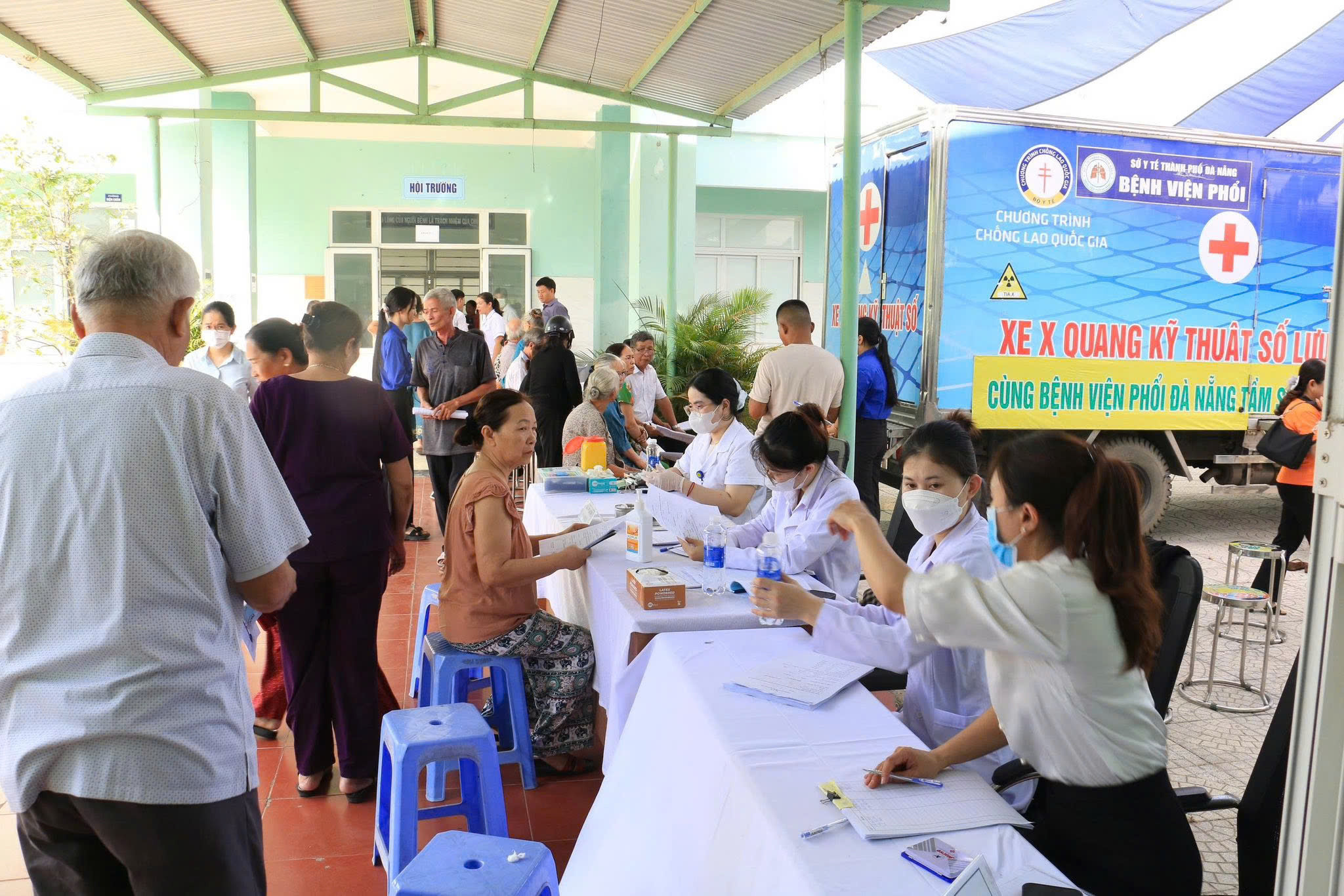 Chương trình khám sức khỏe định kỳ được triển khai tại nhiều địa phương nhằm nâng cao chất lượng chăm sóc sức khỏe người dân.