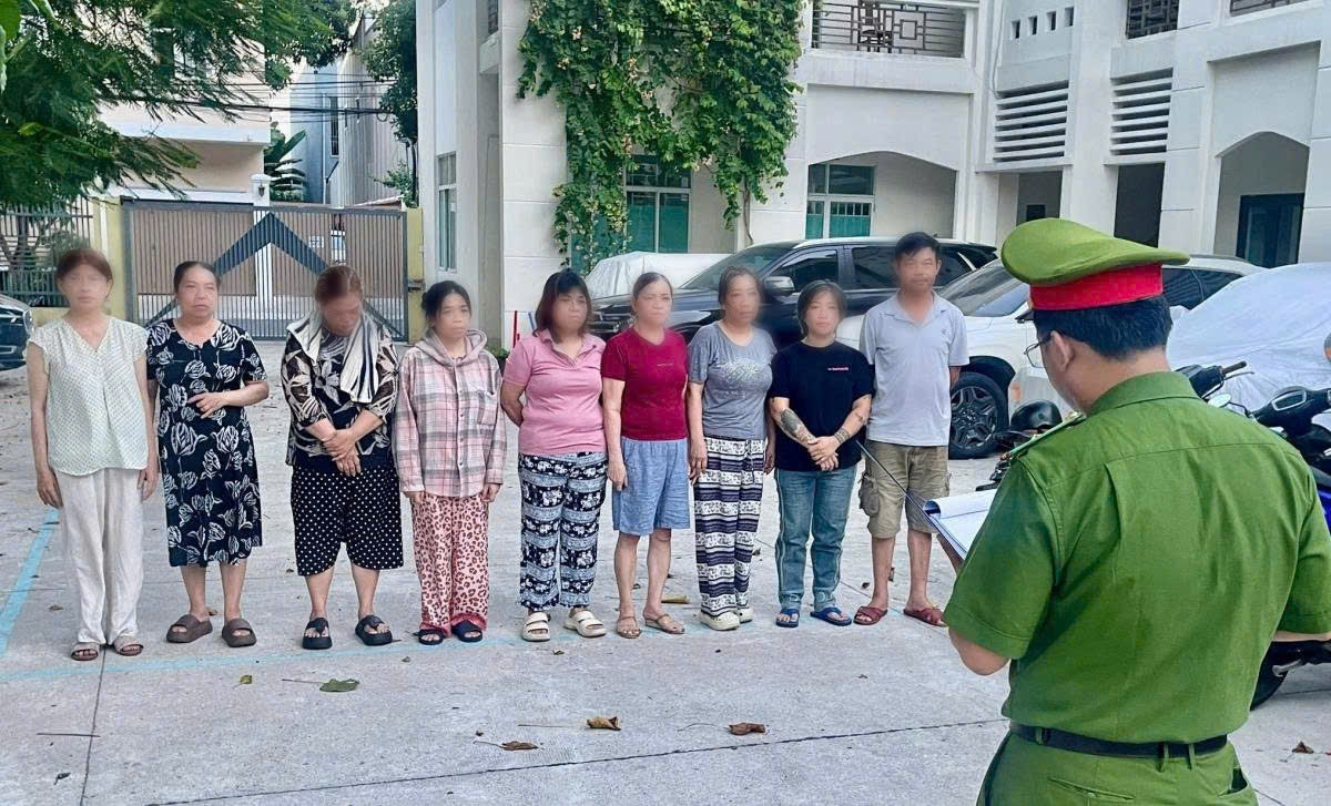 Các bị can trong đường dây ghi số đề bị Công an TP Đà Nẵng khởi tố. Ảnh: Công an Đà Nẵng.