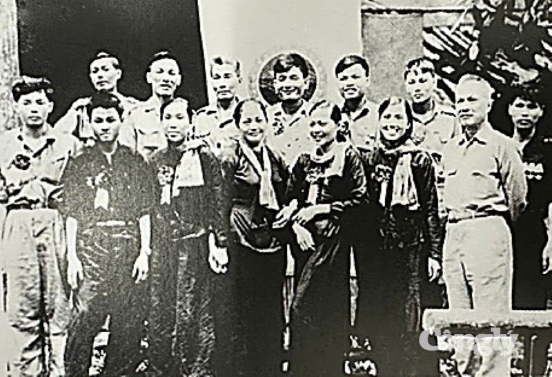 50-nam-30-4_p18_084_x903.jpg