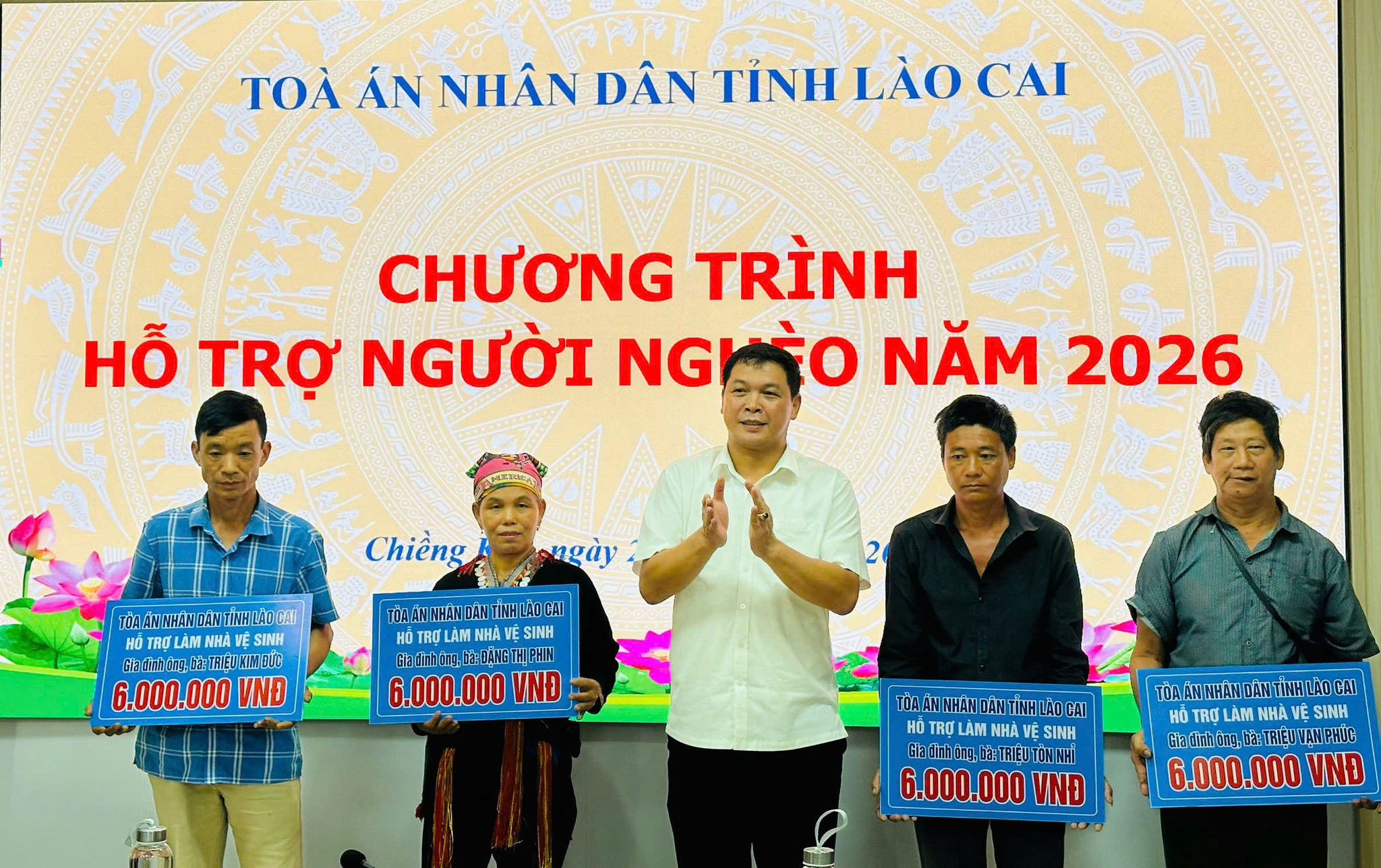 A QUân tặng qua CHiềng kem