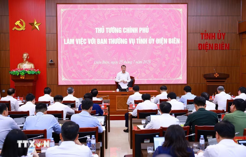 ttxvn-thu-tuong-lam-viec-voi-ban-thuong-vu-tinh-uy-dien-bien-5.jpg