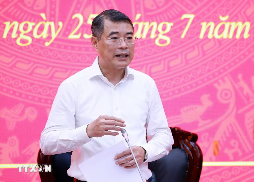ttxvn-thu-tuong-lam-viec-voi-ban-thuong-vu-tinh-uy-dien-bien-3.jpg