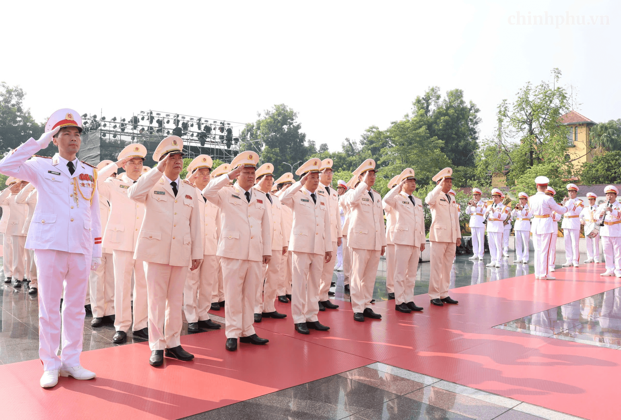 Kỷ niệm 79 năm Ngày Thương binh-Liệt sĩ: Lãnh đạo Đảng, Nhà nước tưởng niệm các Anh hùng liệt sĩ và viếng Chủ tịch Hồ Chí Minh- Ảnh 5.