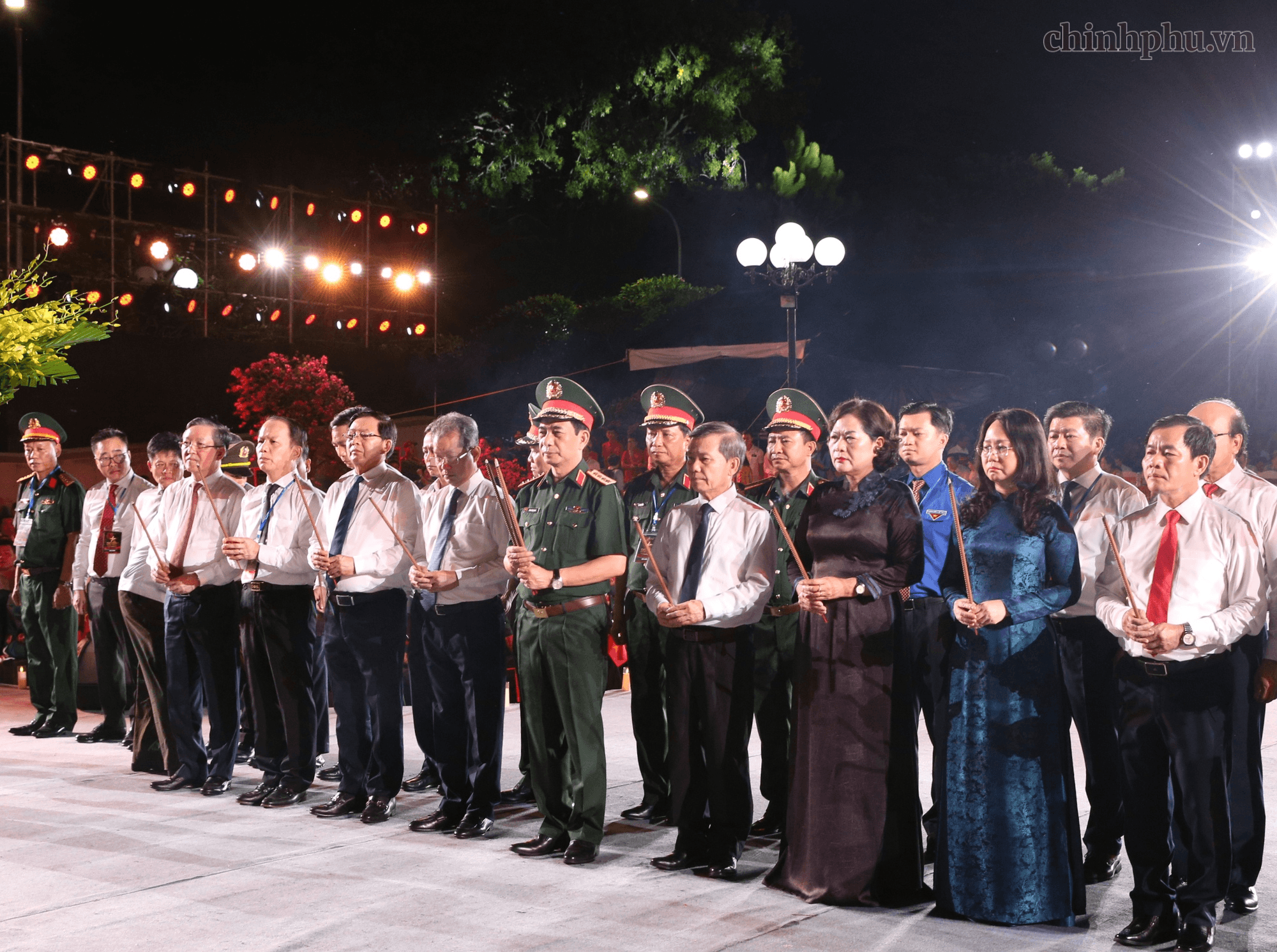 Đại tướng Phan Văn Giang và Đoàn đại biểu Trung ương dâng hương, tưởng niệm các Anh hùng liệt sĩ tại Quảng Trị- Ảnh 3.