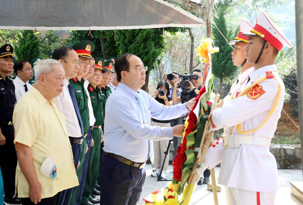tác giả Quản Minh Cường