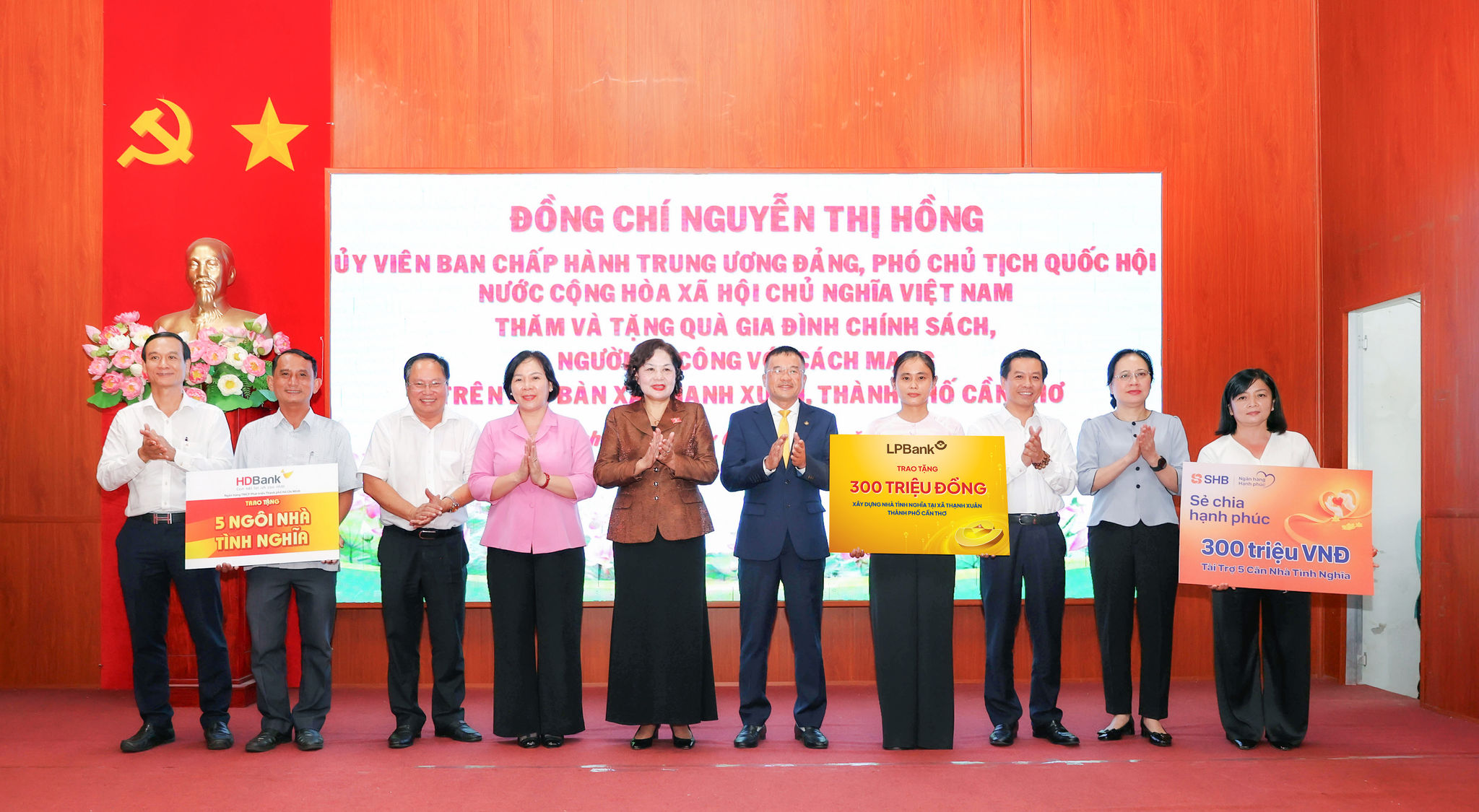 ảnh 2_LPBank_quy den on dap nghia (2)