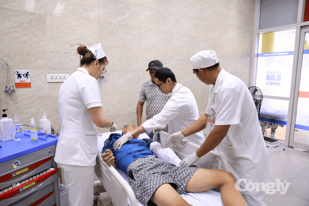 Ê-KÍP SƠ CỨU CHO BỆNH NHÂN