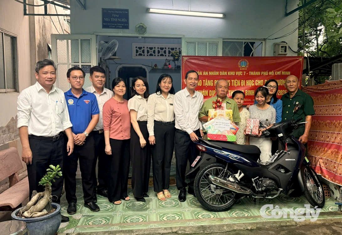 z8087147778240_c73210e3f278f7d2396d1f43452b0317.jpg
