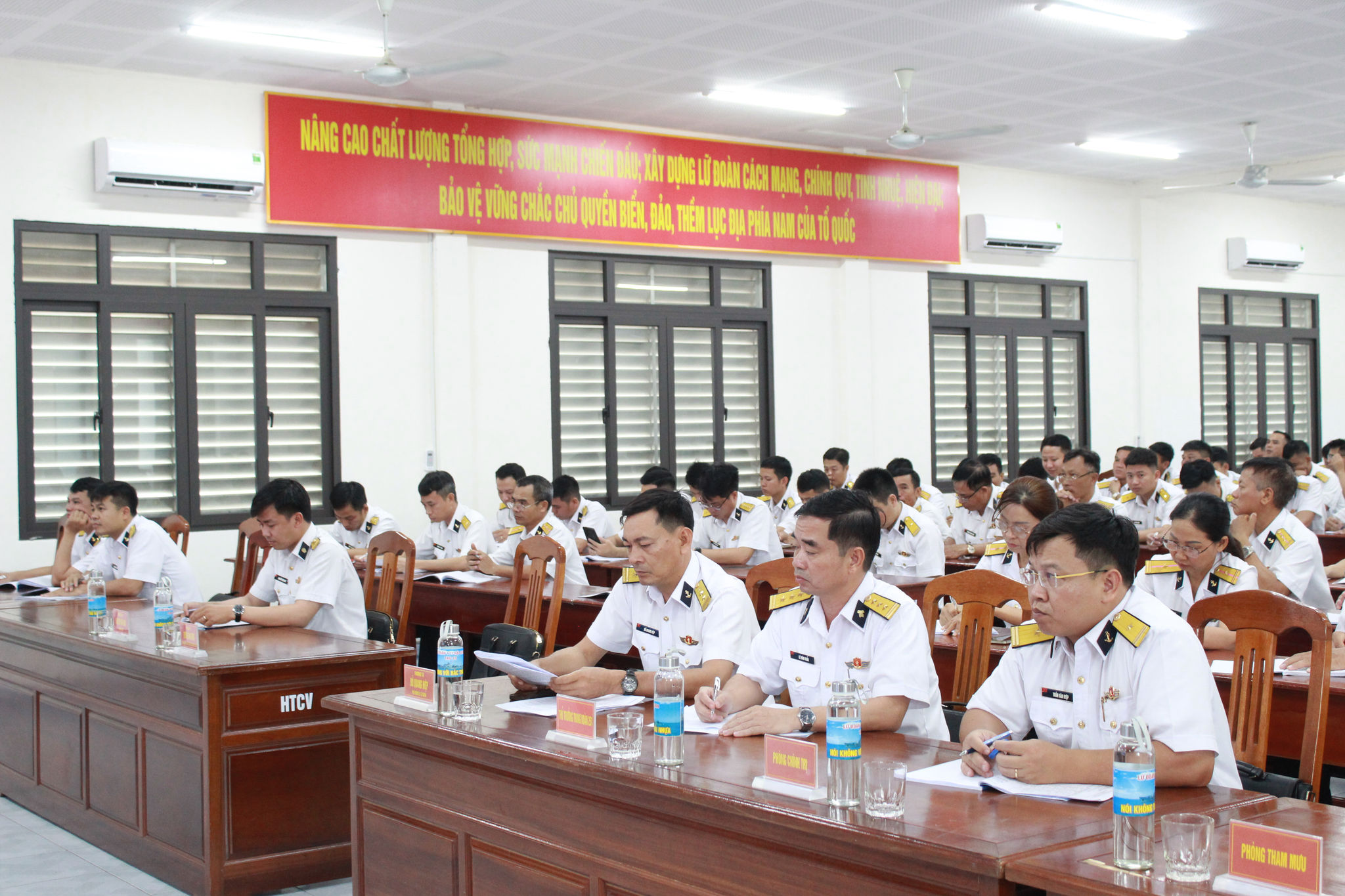 hải quân