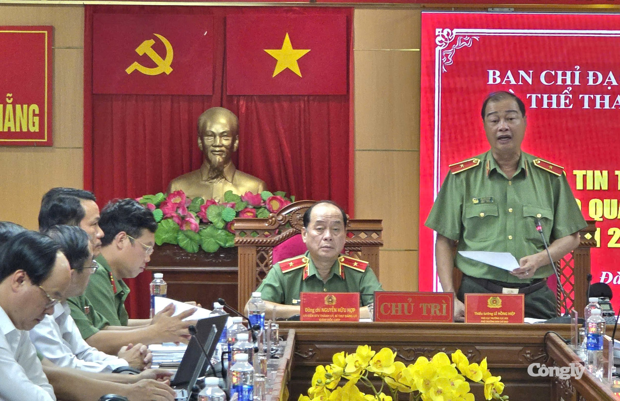Thiếu tướng Lê Hồng Hiệp thông tin về Chung kết Hội thao CAND năm 2026 tại buổi họp báo.