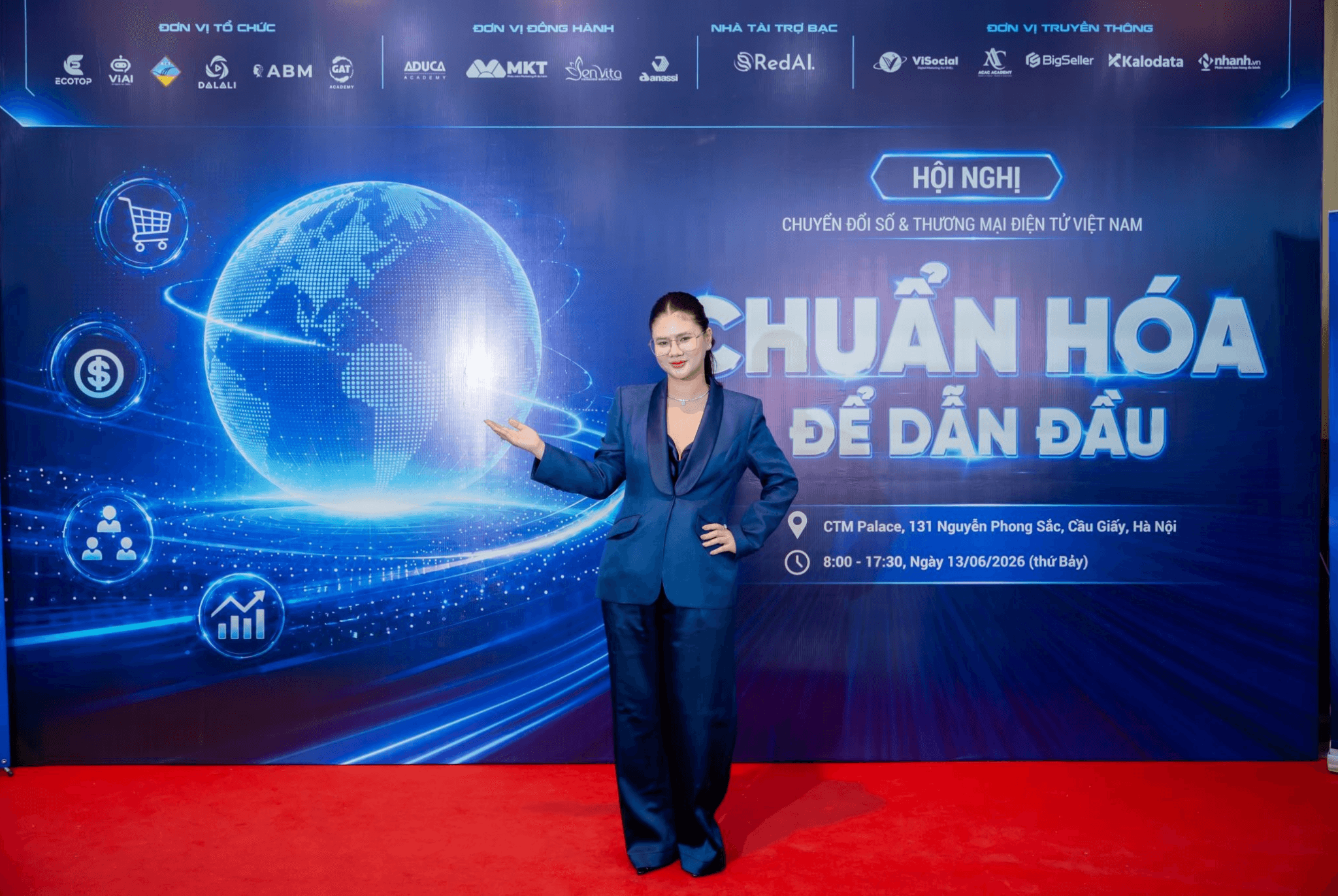 Bà Vi Ngọc Lan tại Hội nghị Chuẩn hóa để dẫn đầu - minh chứng cho hành trình kết nối giáo dục bài bản và thực tiễn doanh nghiệp trong kỷ nguyên số.