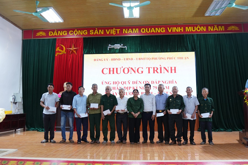 ăn cùng bà tuyết