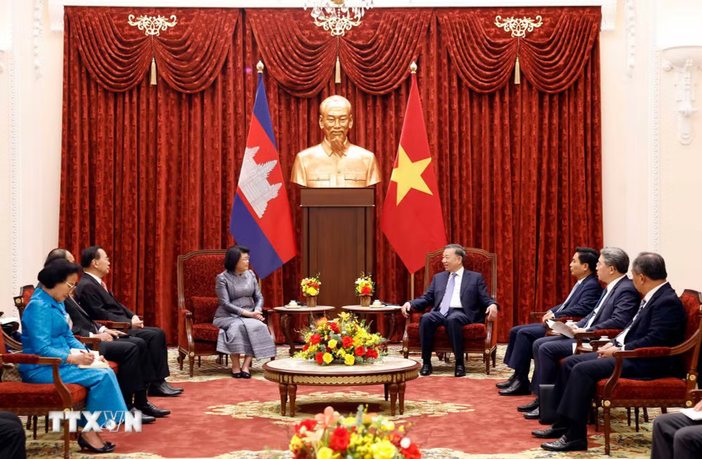ttxvn-tong-bi-thu-chu-tich-nuoc-tiep-chu-tich-quoc-hoi-campuchia-1.jpg
