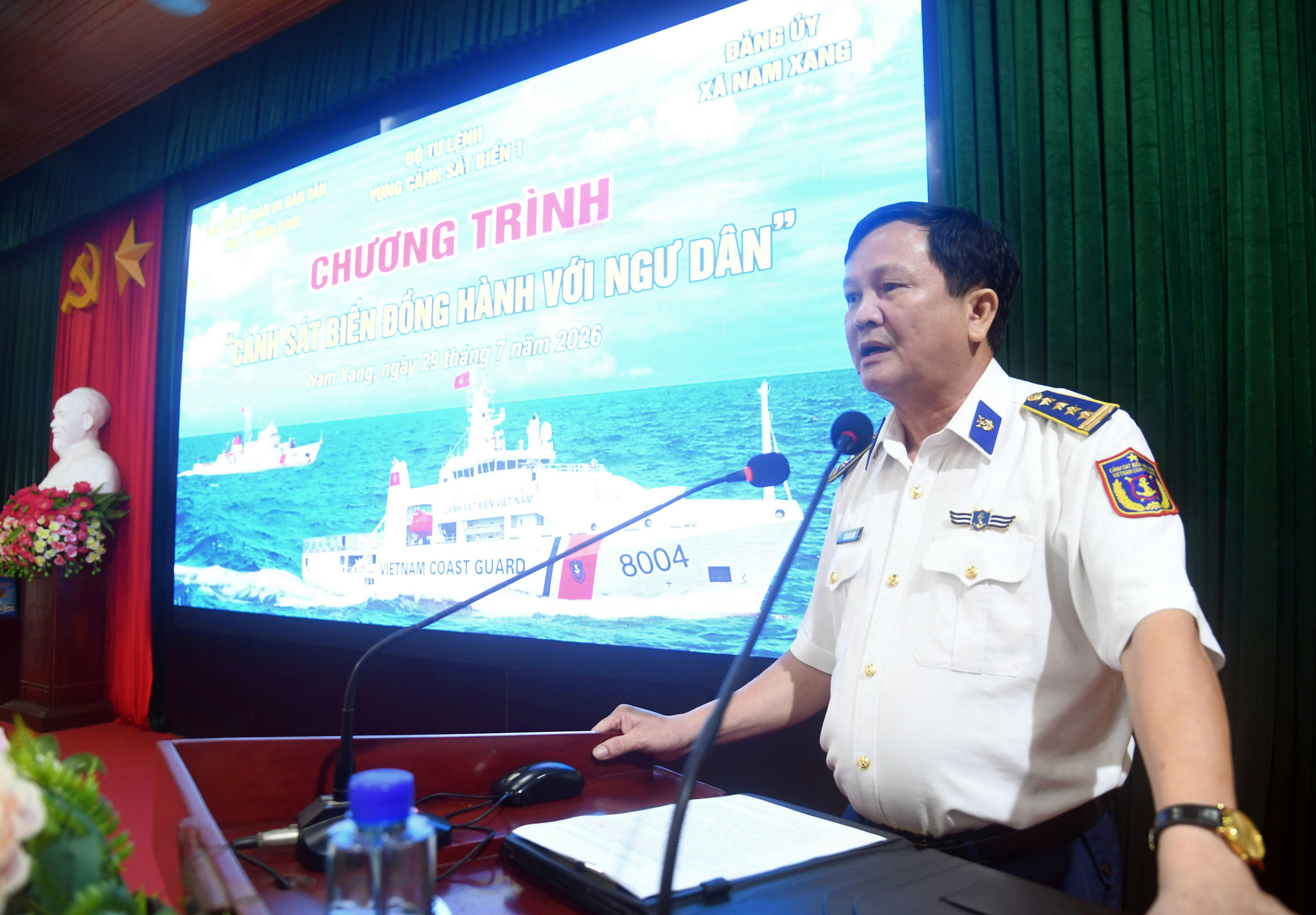 Đại tá Trần Văn Năm- CNCT Vùng Cảnh sát biển 1 phát biểu tại chương trình