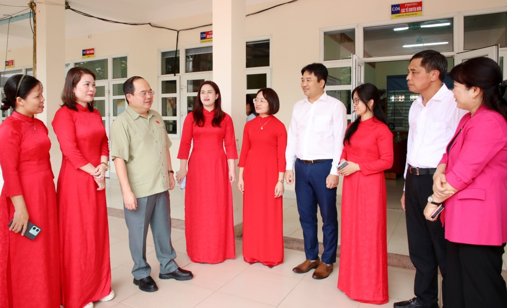 đồng chí 4