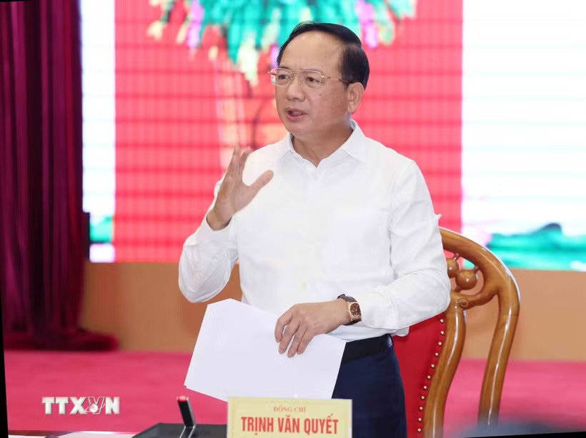 Đồng chí Trịnh Văn Quyết, Ủy viên Bộ Chính trị, Bí thư Trung ương Đảng, Trưởng Ban Tuyên giáo và Dân vận Trung ương phát biểu chỉ đạo buổi làm việc. (Ảnh: Phương Hoa/TTXVN)