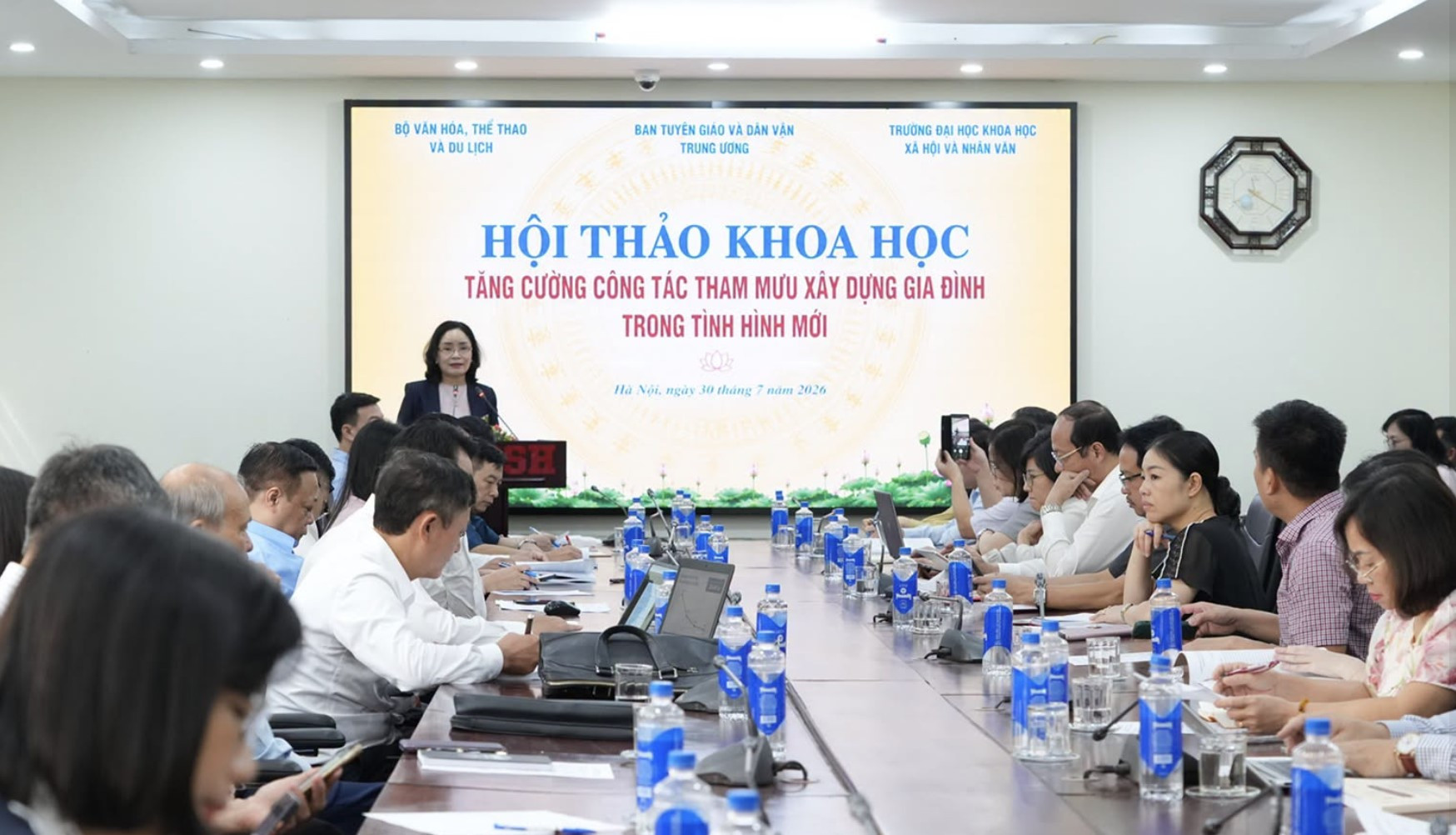 gia-dinh-van-hoa.jpg