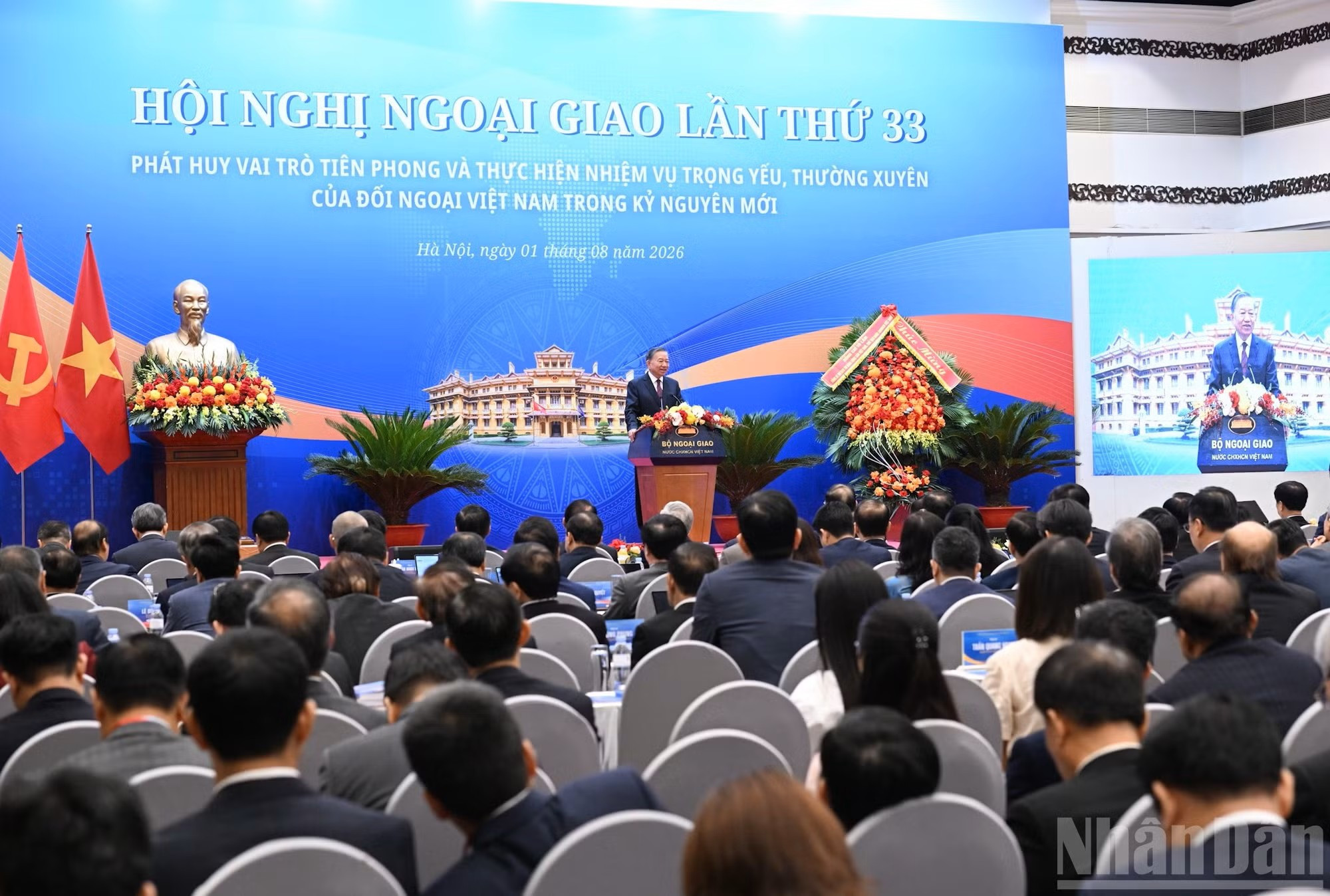 Tổng Bí thư, Chủ tịch nước Tô Lâm phát biểu kết luận và chỉ đạo công tác đối ngoại. (Ảnh: TRẦN HẢI)