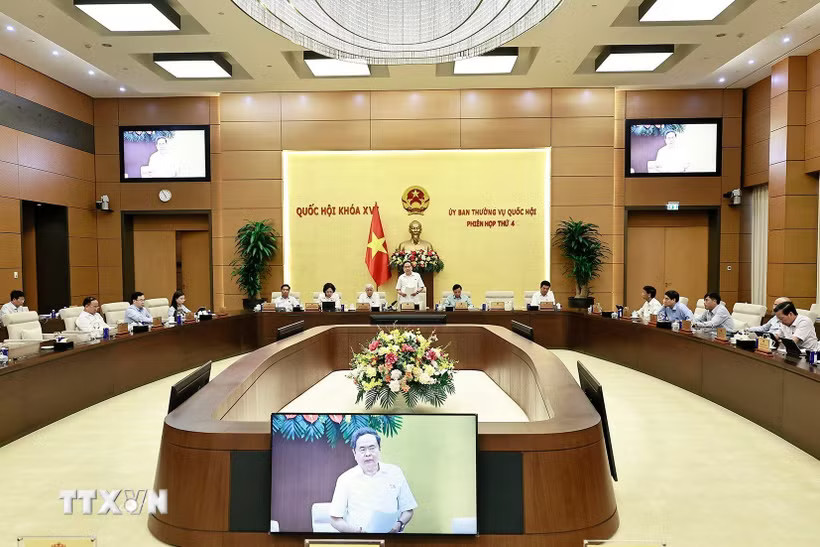 Chủ tịch Quốc hội Trần Thanh Mẫn phát biểu bế mạc Phiên họp thứ tư của Uỷ ban Thường vụ Quốc hội. (Ảnh: Doãn Tấn/TTXVN)