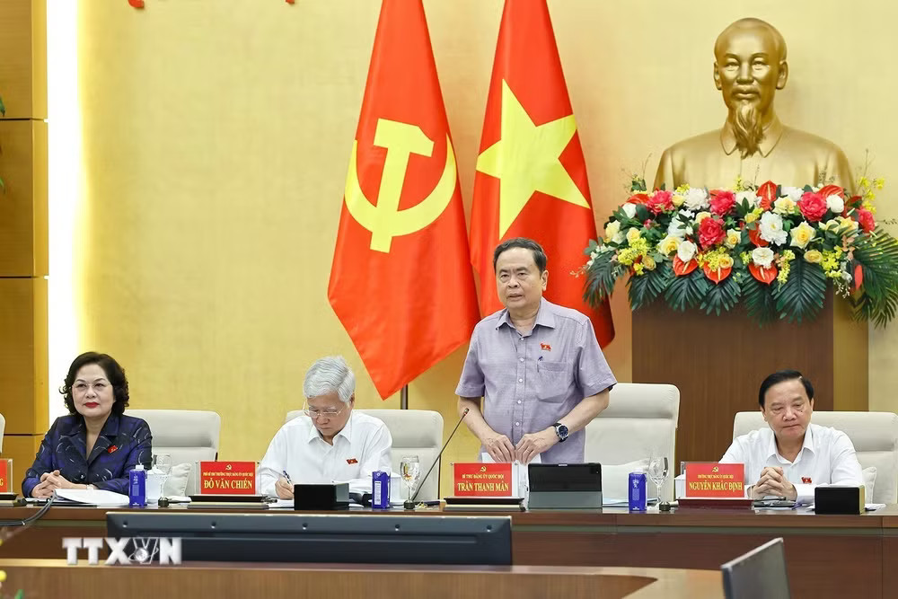 ttxvn-chu-tich-quoc-hoi-tran-thanh-man-chu-tri-hoi-nghi-to-truong-to-dang-doan-dai-bieu-quoc-hoi-cac-tinh-thanh-pho3.jpg