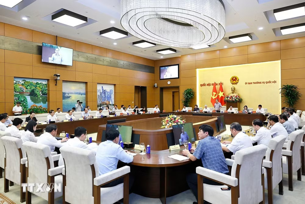 ttxvn-chu-tich-quoc-hoi-tran-thanh-man-chu-tri-hoi-nghi-to-truong-to-dang-doan-dai-bieu-quoc-hoi-cac-tinh-thanh-pho11.jpg