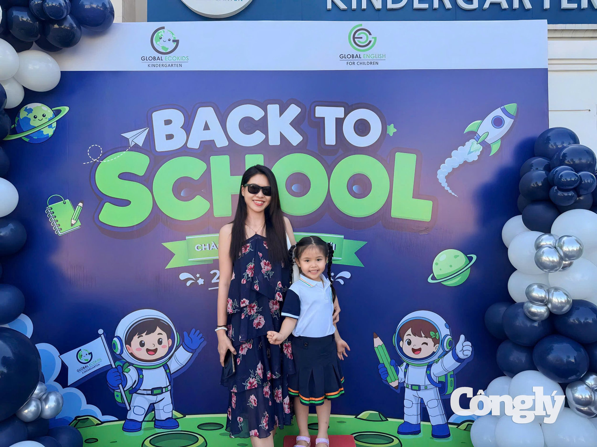 Chị Vũ Lê Mai, phụ huynh bé Nguyễn Ái Chi (Sarah), chia sẻ cơ sở 5 - Vinhomes Grand Park: Tôi cảm thấy rất háo hức và vui khi được tham gia Lễ Khai giảng cùng con. Trong năm học này, tôi sẽ tiếp tục đồng hành cùng nhà trường, để mỗi ngày con đến trường đều là một ngày vui, ý nghĩa và bổ ích