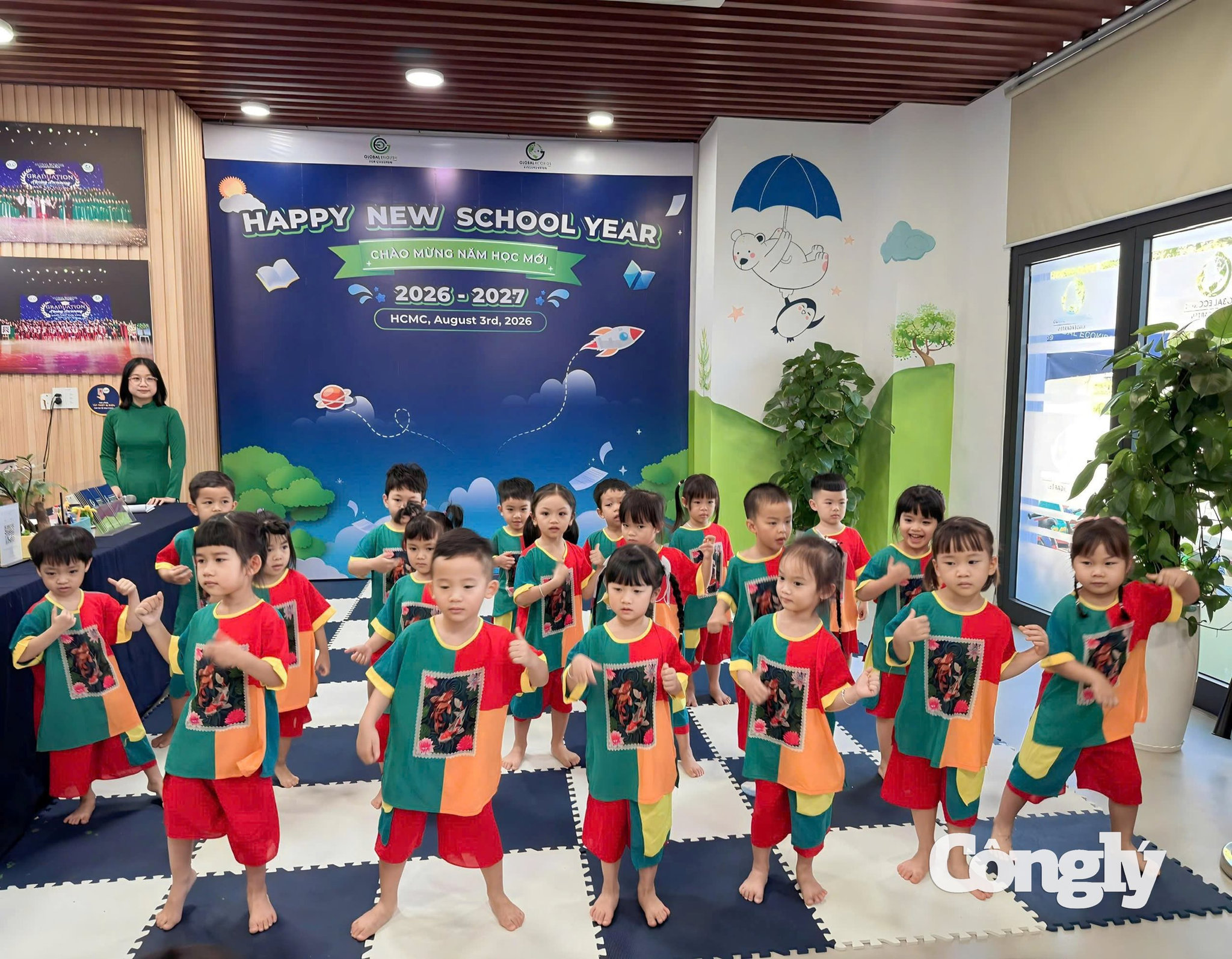 Giai điệu truyền thống vang lên từ tiết mục văn nghệ của cơ sở 5 - Vinhomes Grand Park