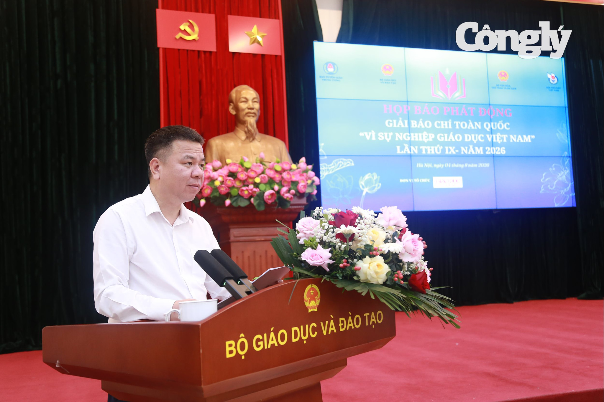 Nhà báo Triệu Ngọc Lâm Tổng Biên tập Báo Giáo dục và Thời đại, Phó Trưởng Ban thường trực Ban Tổ chức phát biểu