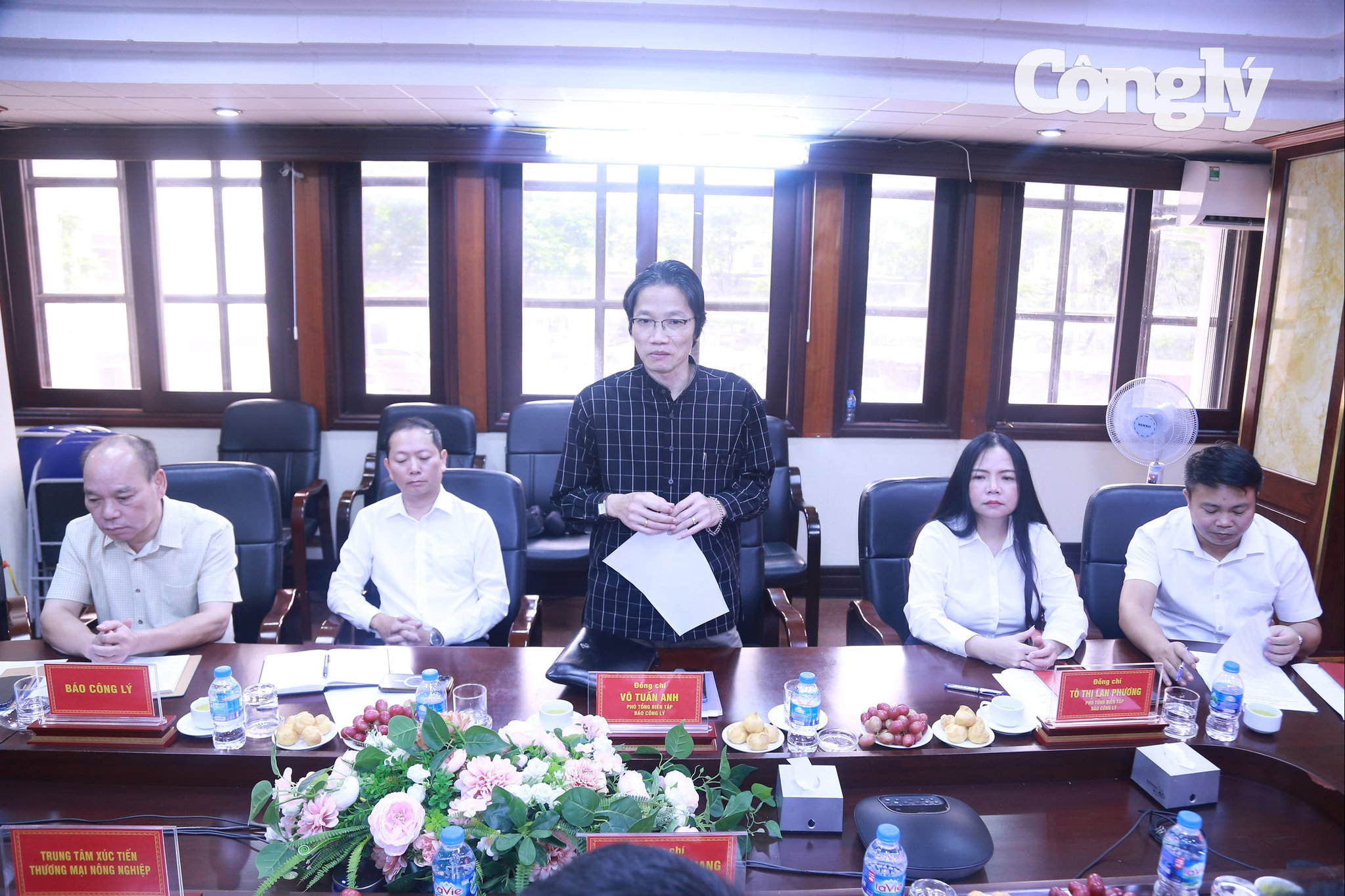 Phó Tổng Biên tập Báo Công lý Võ Tuấn Anh phát biểu tại buổi lễ.jpg