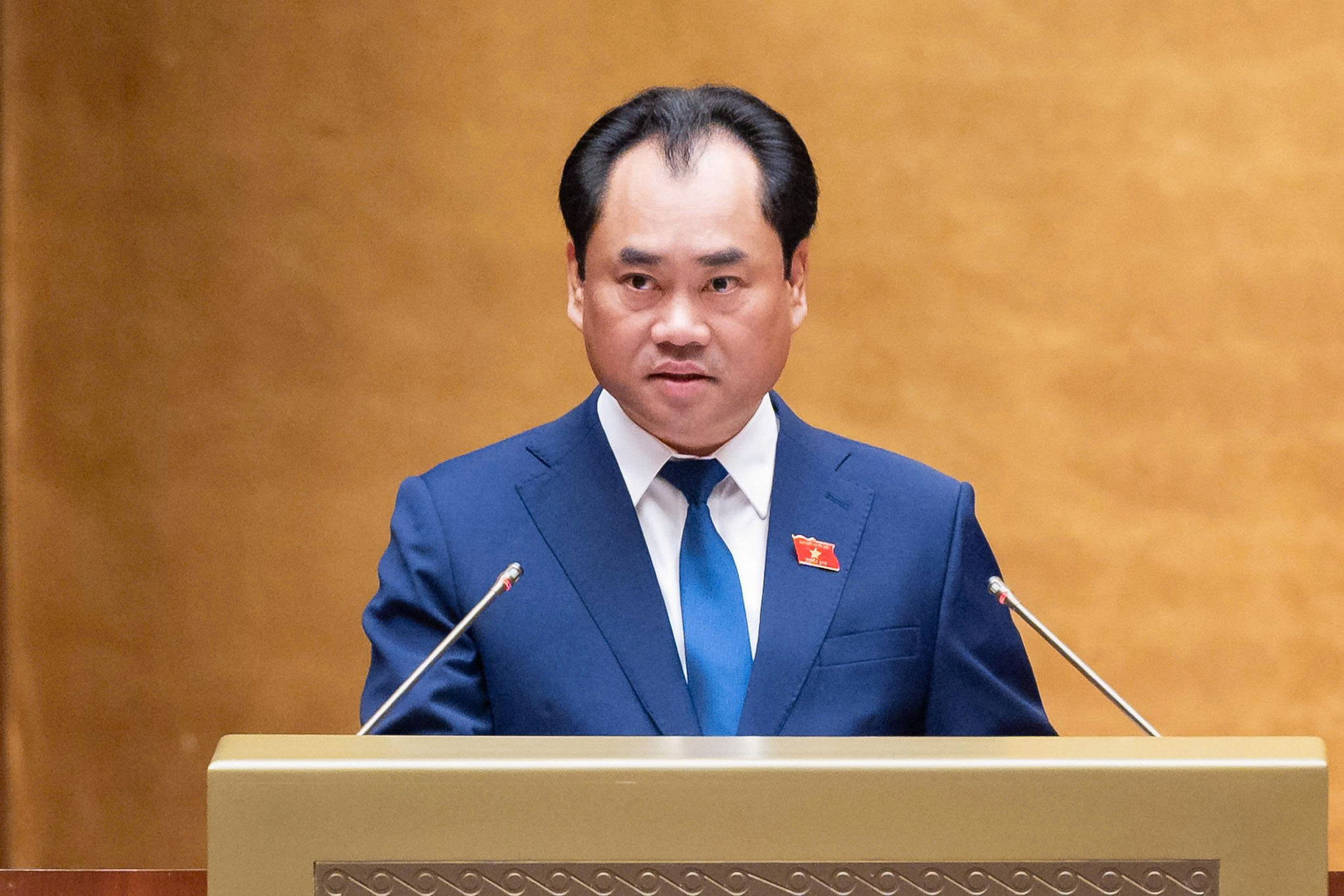 bo-truong-trinh-viet-hung.jpg