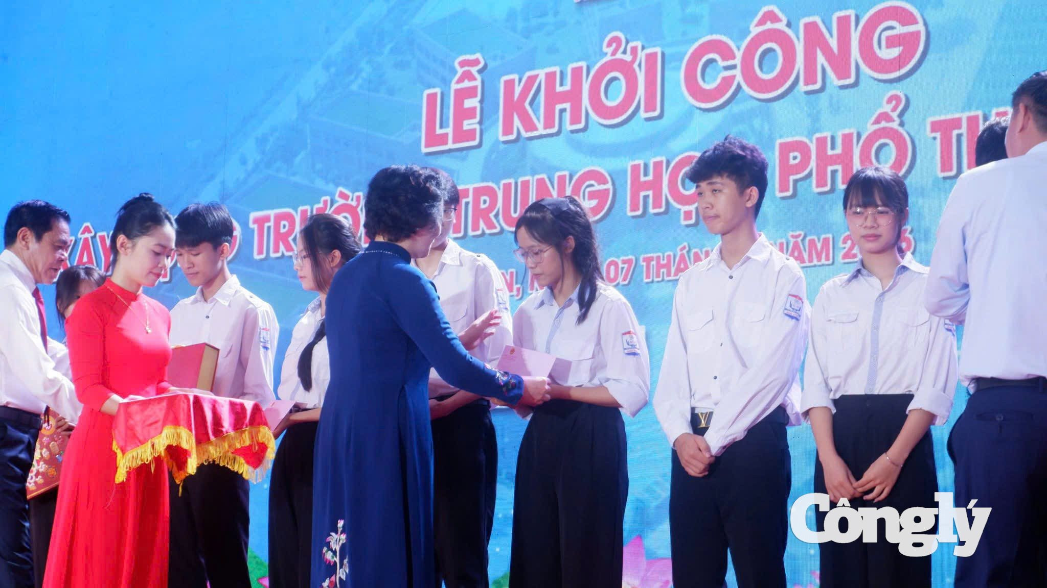 xay_dung_truong_o2_watermarked.jpg